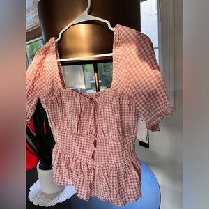 💗 cute blouse 💗 GUESS Brand style NeW